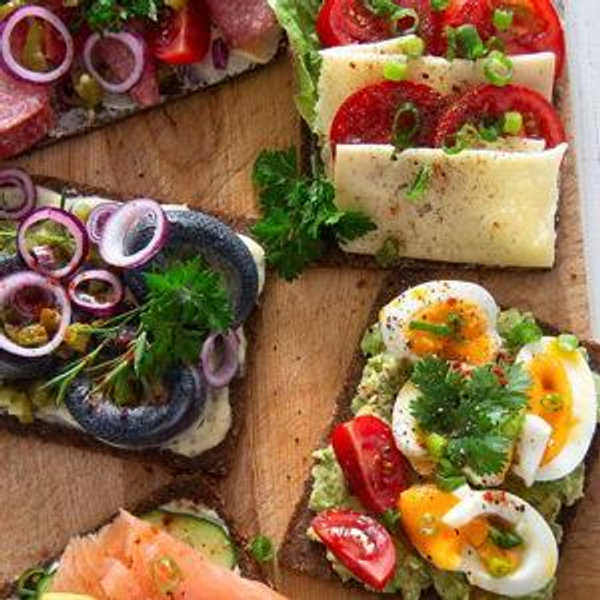 Sponsor our Smørrebrød flights (honeymoon)