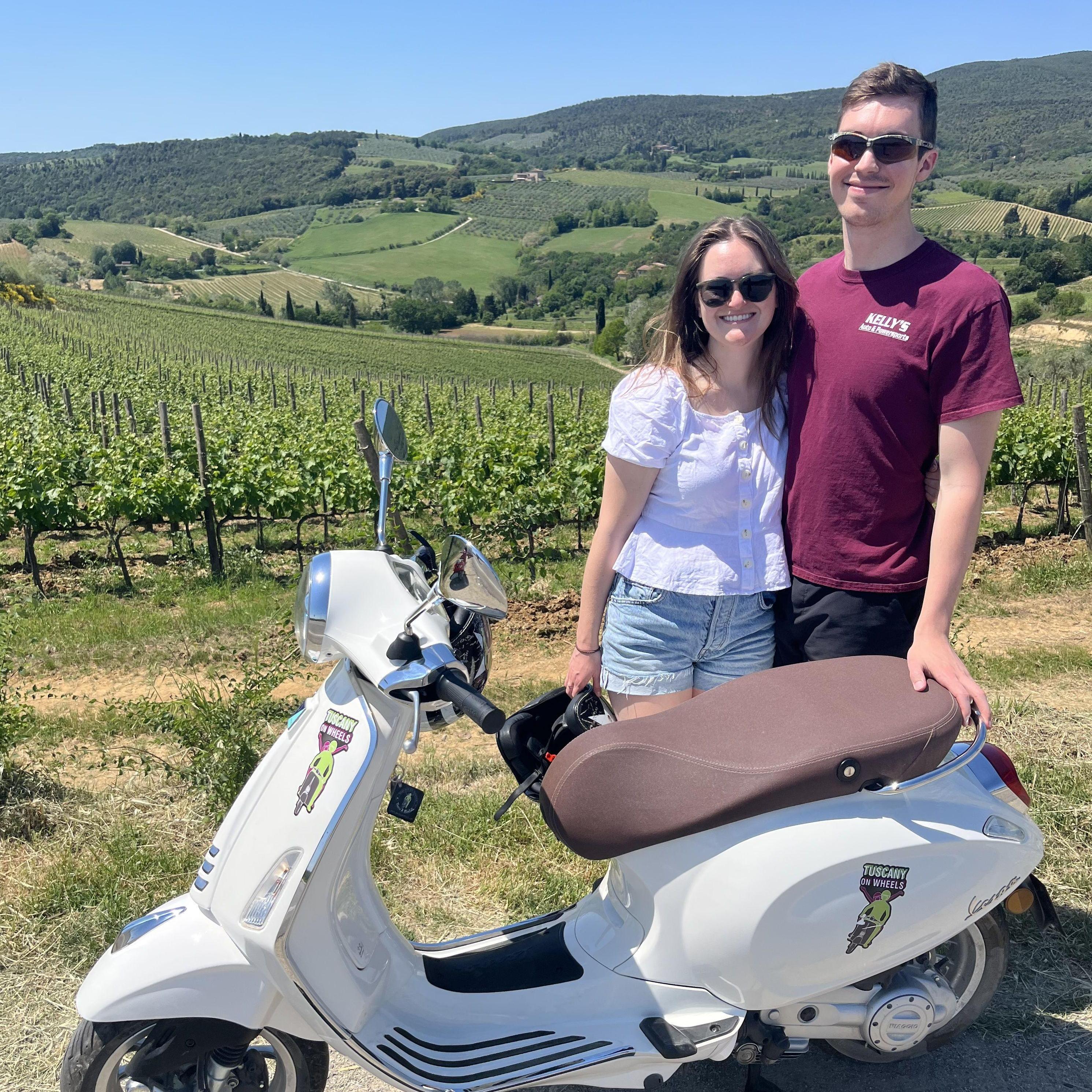 Vespa tour in Tuscany - San Gimignano, 2022