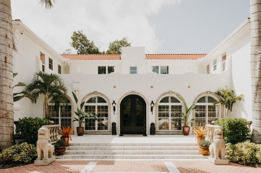 The Wedding Website of Gianna Miano . and Thomas Pritchard .