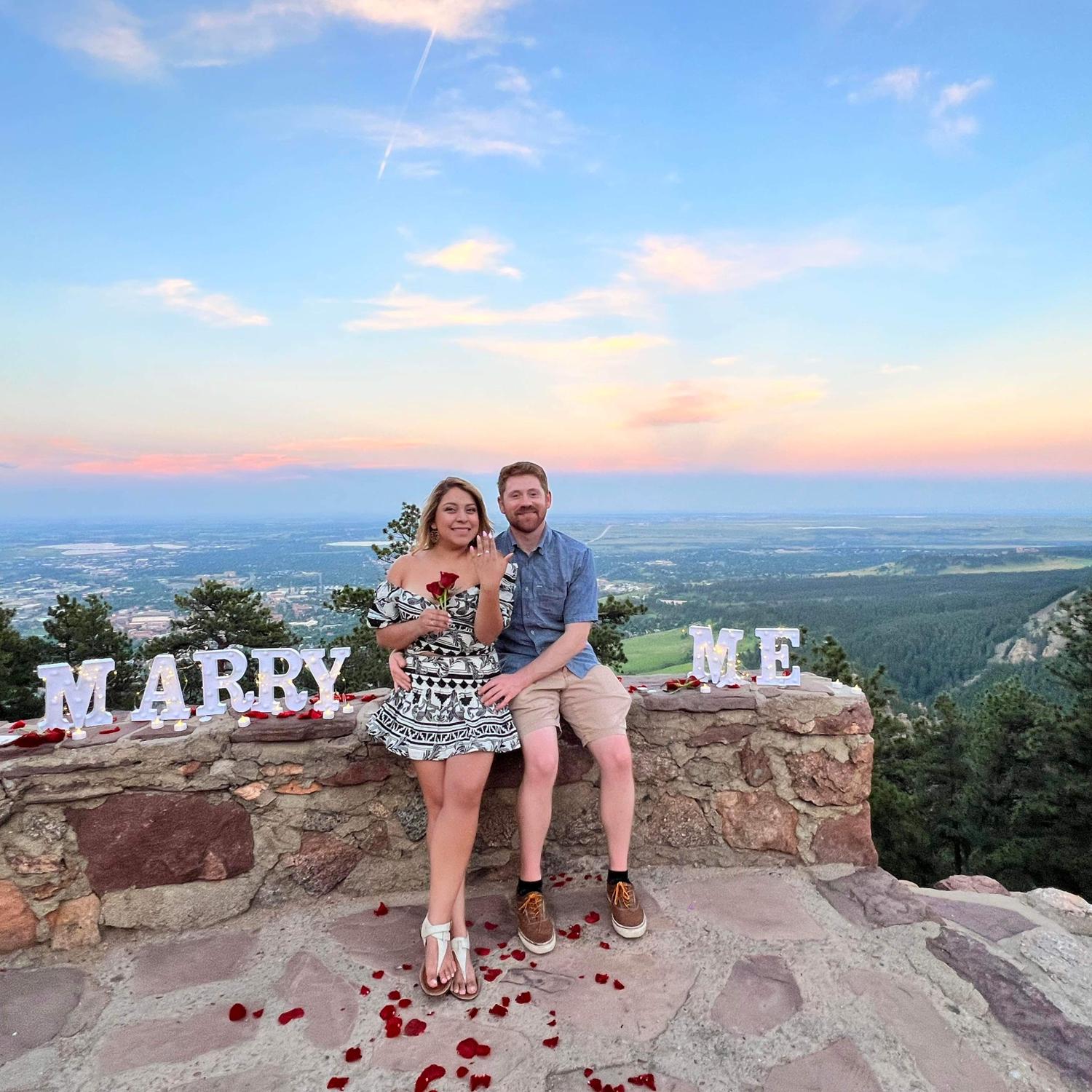 Tommy picked the most beautiful spot in Boulder to propose, and Amy helped put it all together 👸
