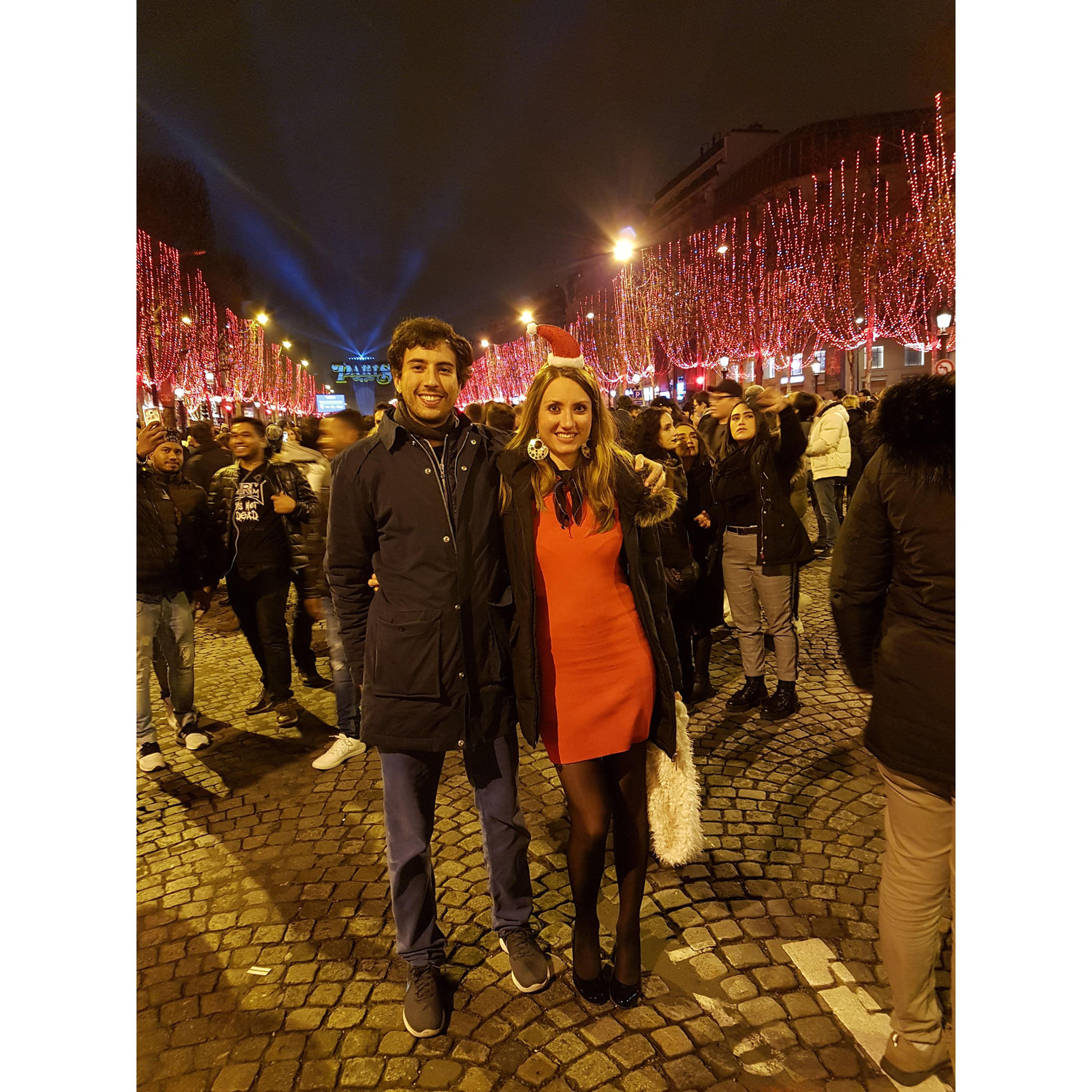 Capodanno a Parigi sugli Champs-Élysées... siamo stati intervistati dalla TV francese! / New Year's Eve in Paris on the Champs-Élysées... we were interviewed by the French TV! - 2019