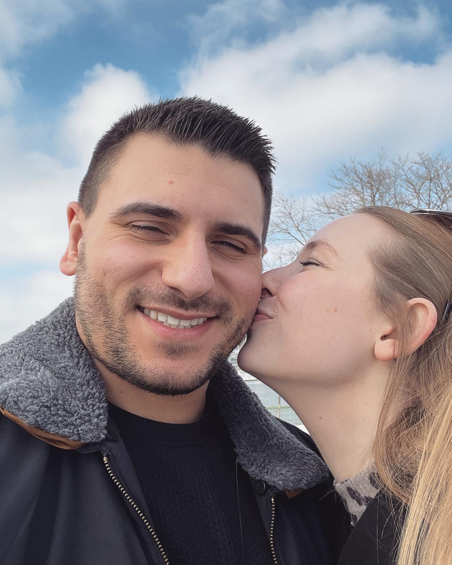 The Wedding Website of Holly Kern and Robert Maurice