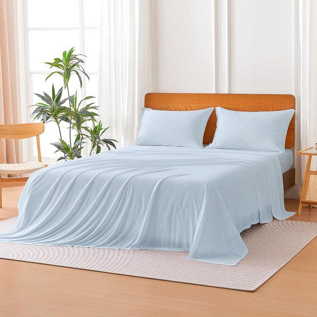 Amazon Basics Jersey Microfiber 4-Piece Sheet Set, Wrinkle Free and Easy Fit, 1 Flat Sheet, 1 Fitted Sheet and 2 Pillowcases, King, Blue