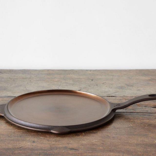 Smithey Cast Iron Griddle Pan and Lid