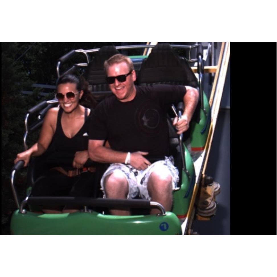 Kings Dominion

We rode ALL the rollercoasters and had a blast. One of our happiest days.

Nos montamos a TODAS las montañas rusas, definitiva/ uno de nuestros dias favoritos, la pasamos increible.