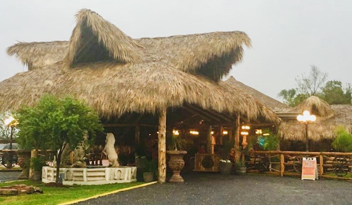 The Wedding Website of Julia Avilez and Bryant Ramos