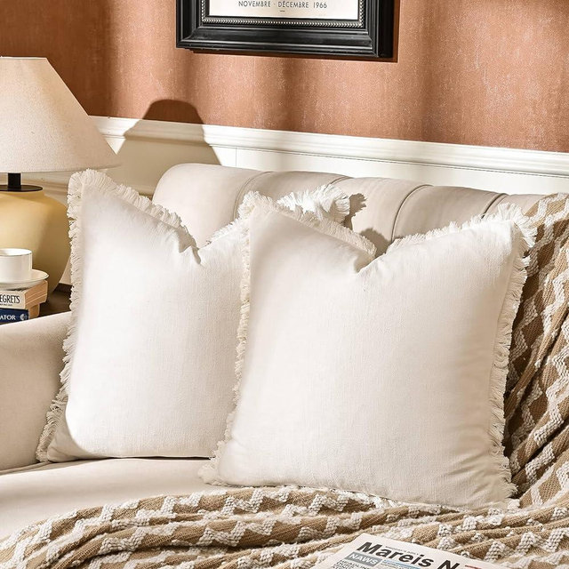 AmHoo Pack of 2 Linen Pillow Covers with Tassels Fringed Decorative Rustic Natural Throw Pillowcase Cushion for Couch Sofa Bedroom 18 x 18-Inch Off White