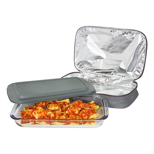 Oven safe glass baking dish with lid and warming bag