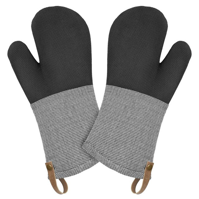 Cuisinart Heritage Kitchen Oven Mitts – Heat-Resistant Kitchen Mitts for Oven with Non-Slip Neoprene Palm, Long Cuff, and Cotton Filling – Durable Oven Gloves for Cooking, Baking, & Grilling