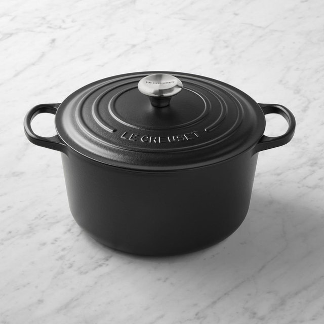 Le Creuset Enameled Cast Iron Signature Deep Round Oven, 6 1/2-Qt., Black