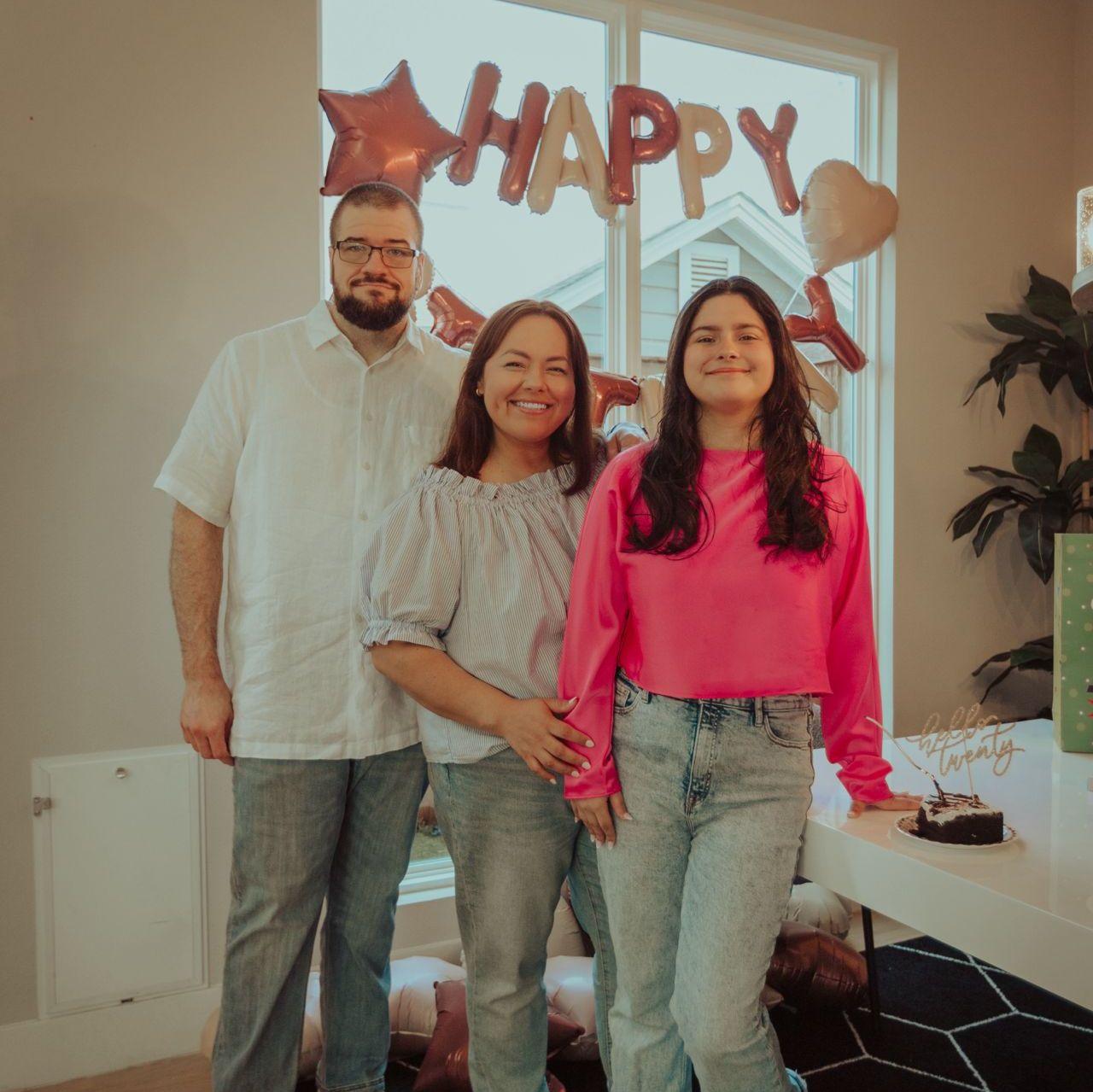 First Family Picture :')
Nuestra primera foto familiar