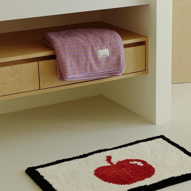WENSHUO an Apple Tufted Rug,Microfiber Absorbent Non-Slip Tufted Rug,TPR Non-Slip Bottom（29.53" L × 17.72" W）