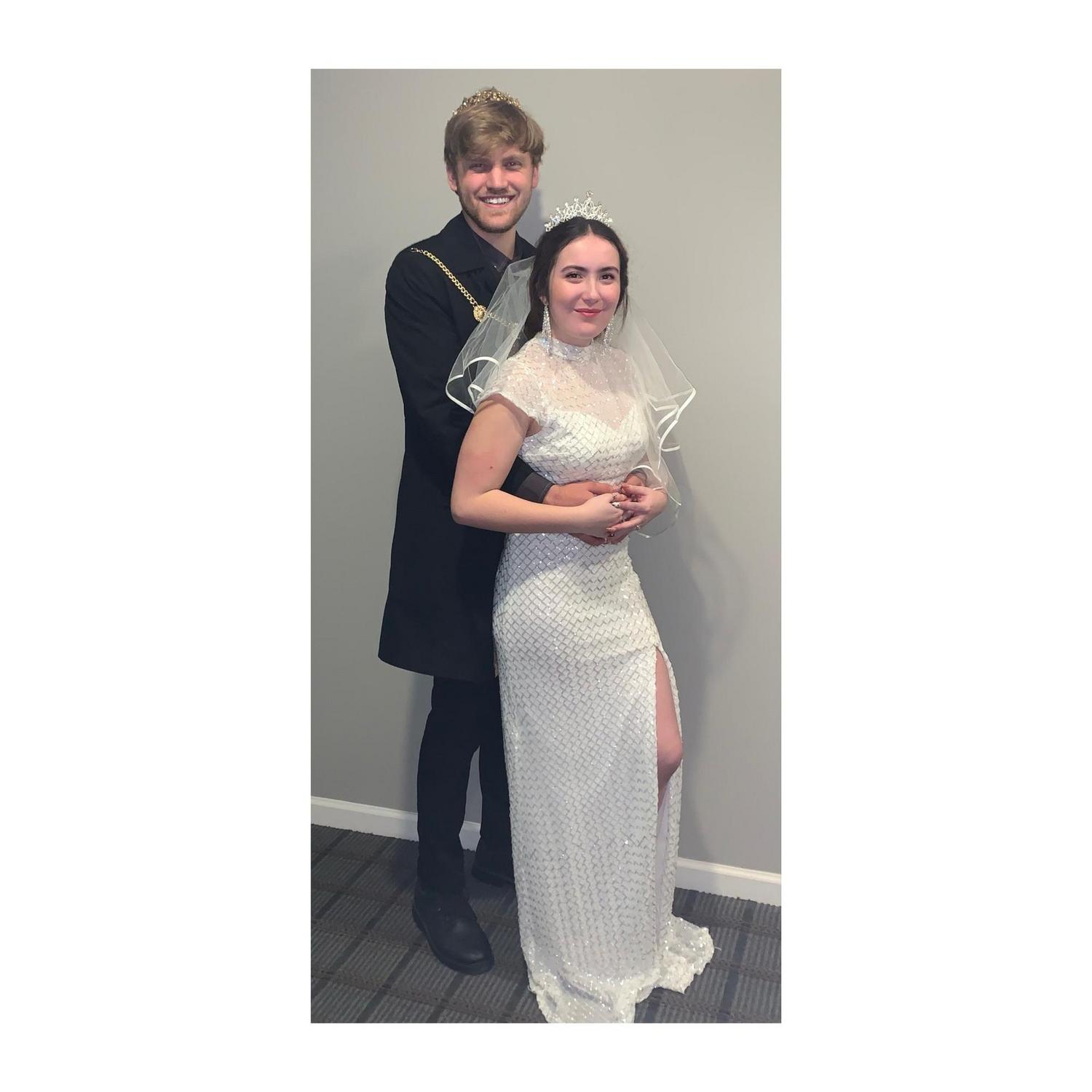 First Halloween🤴🏼👸🏻 

King Francis and Queen Mary on their wedding day.
