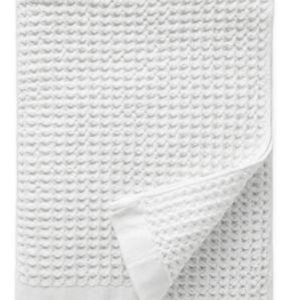 Set of 2 Supima® White Waffle Bath Sheet | Onsen®