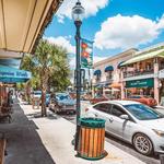 Walk around downtown Mount Dora