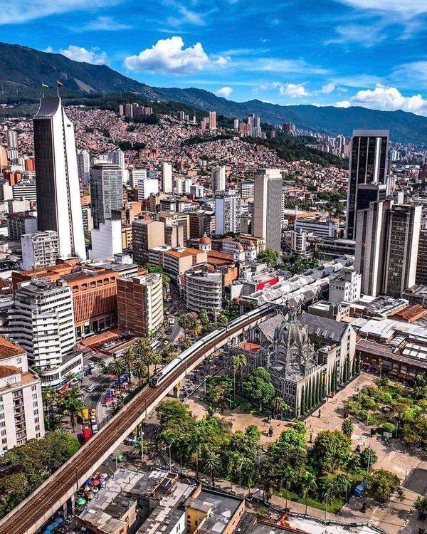 The Wedding Website of Piero Carhuamaca and Daniela Giraldo