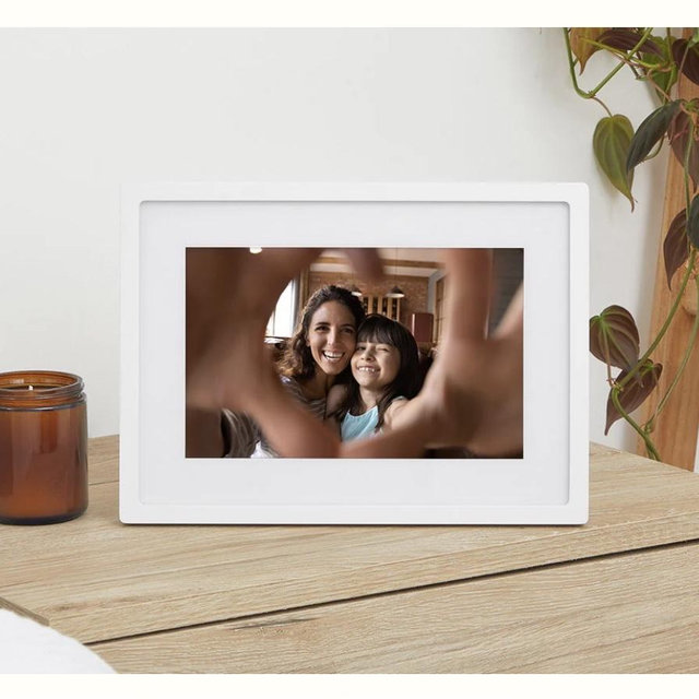 Skylight Digital Picture Frame-White