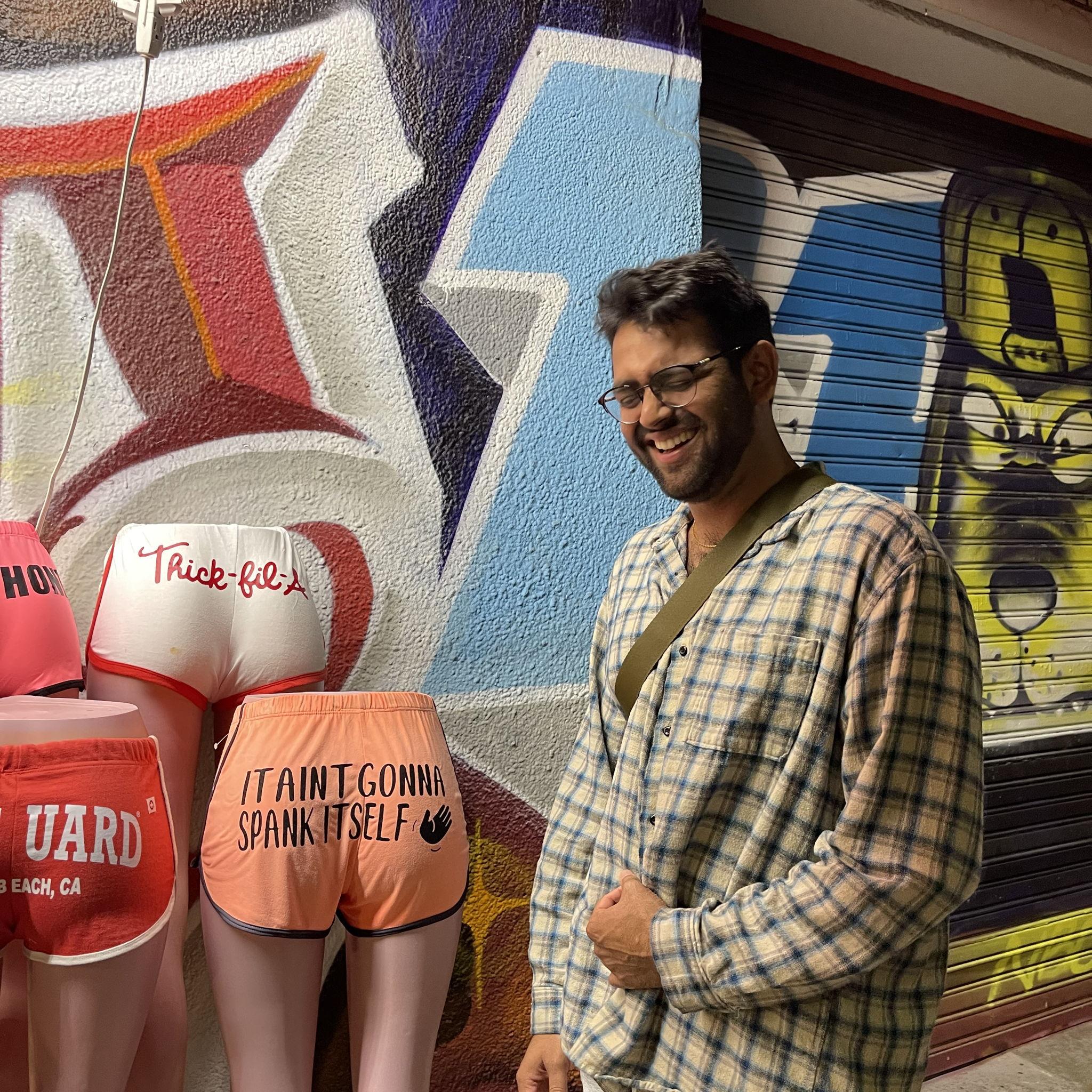 Moments before we got scammed by a weird tee shirt salesman on the Venice Beach boardwalk in LA - October 2022