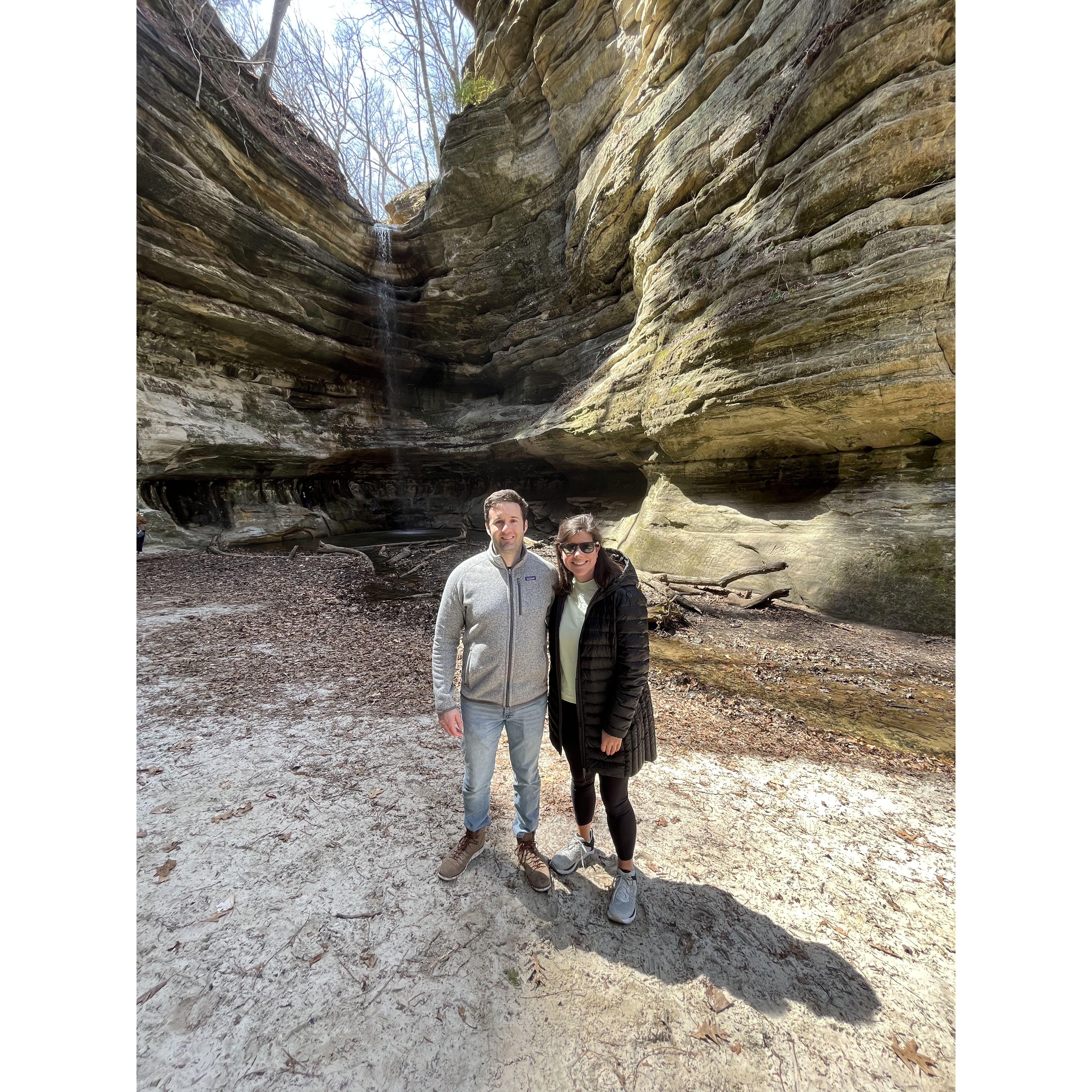 Hiking in Starved Rock State Park in Oglesby, IL