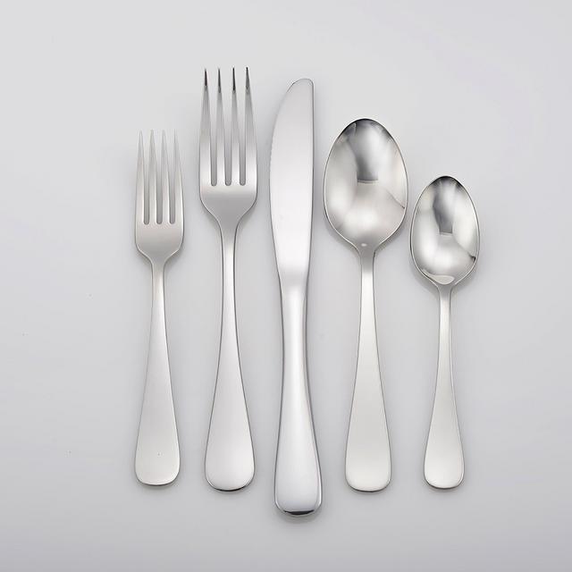 Flatware (4 settings)