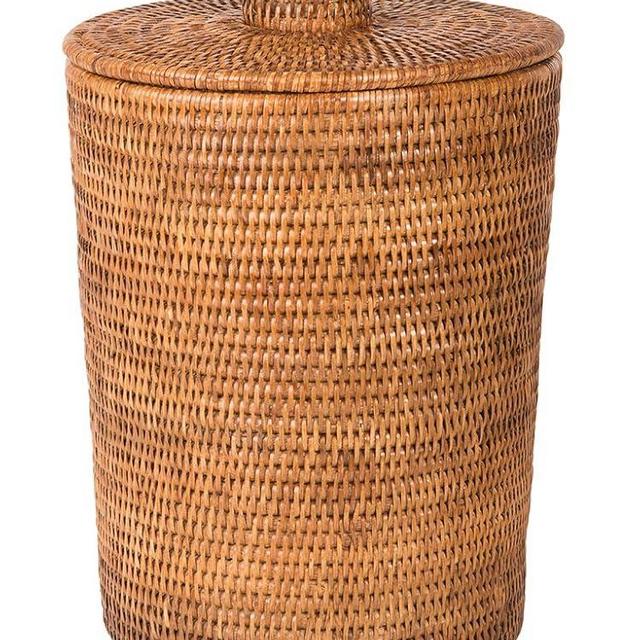 KOUBOO La Jolla Rattan Round Waste Basket with Plastic Insert & Lid, Large, Honey-Brown for Bedroom, Living Room and Bathroom