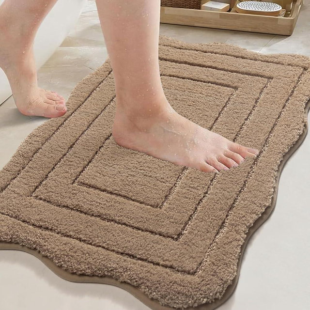 TANVILL Beige Bathroom Rugs, Non Slip Washable 18x24 Bath Rugs, Soft Absorbent Quick Dry Bathmat,Scalloped Bath Mat for Bathroom, Tub, Floor Carpet, Sink, Shower