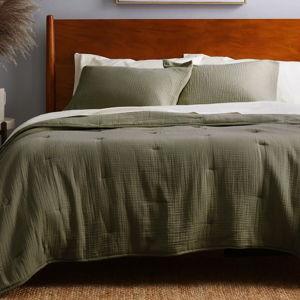 Organic Airy Gauze Dream Quilt in Olive