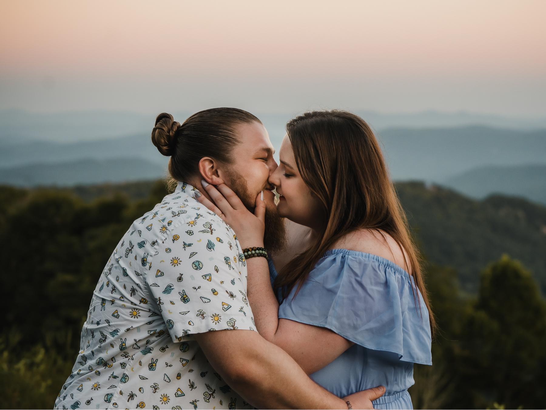 The Wedding Website of Gabrielle Jewell and Jakob Leigh