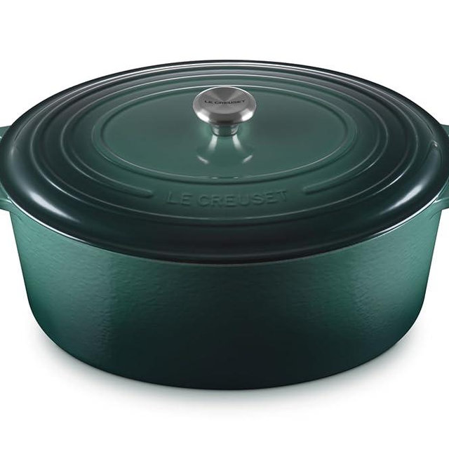 Le Creuset Enameled Cast Iron Signature Oval Dutch Oven, 15.5qt., Artichaut