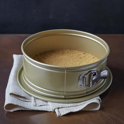 Williams Sonoma Goldtouch® Springform Pan