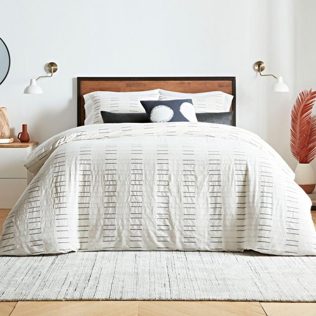 Studio 3B™ Woven Dash 3-Piece King Duvet Cover Set in White/Mood Indigo