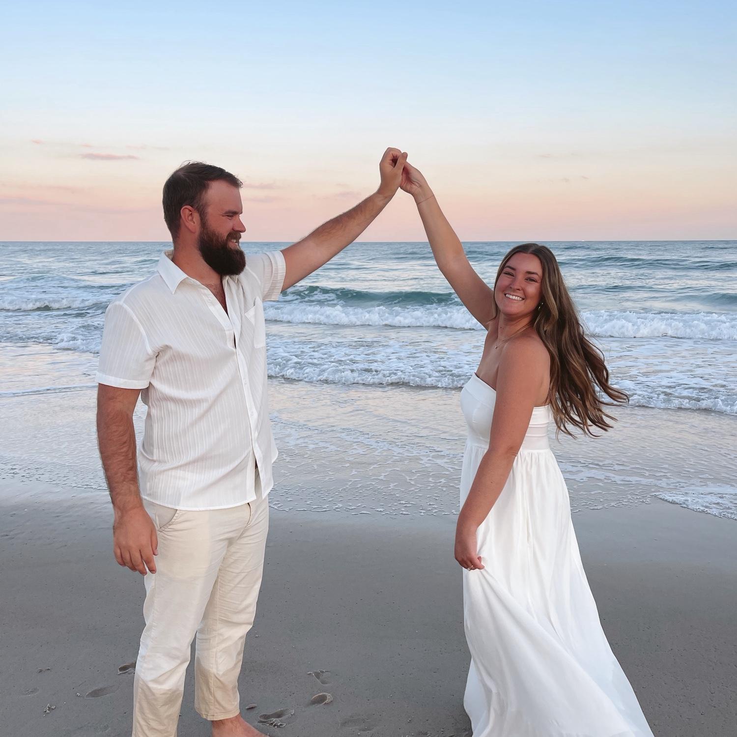 beach engagement pics :)