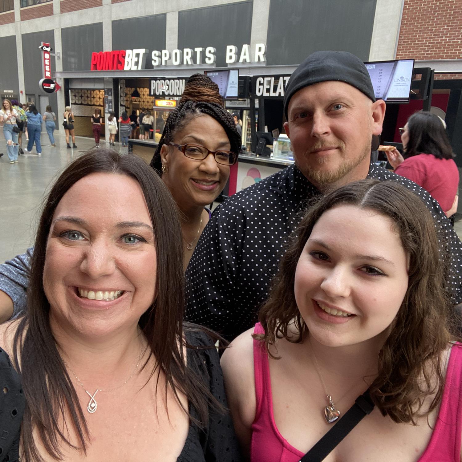 Off to see Paramore in Detroit, even auntie Serena joined us!