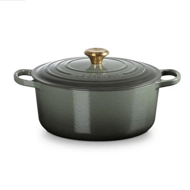 Signature Round Dutch Oven
