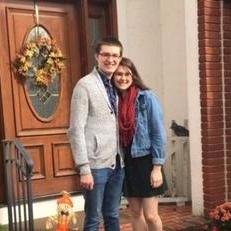 Kate surprised Chris with a surprise date to a specialty oil shop!