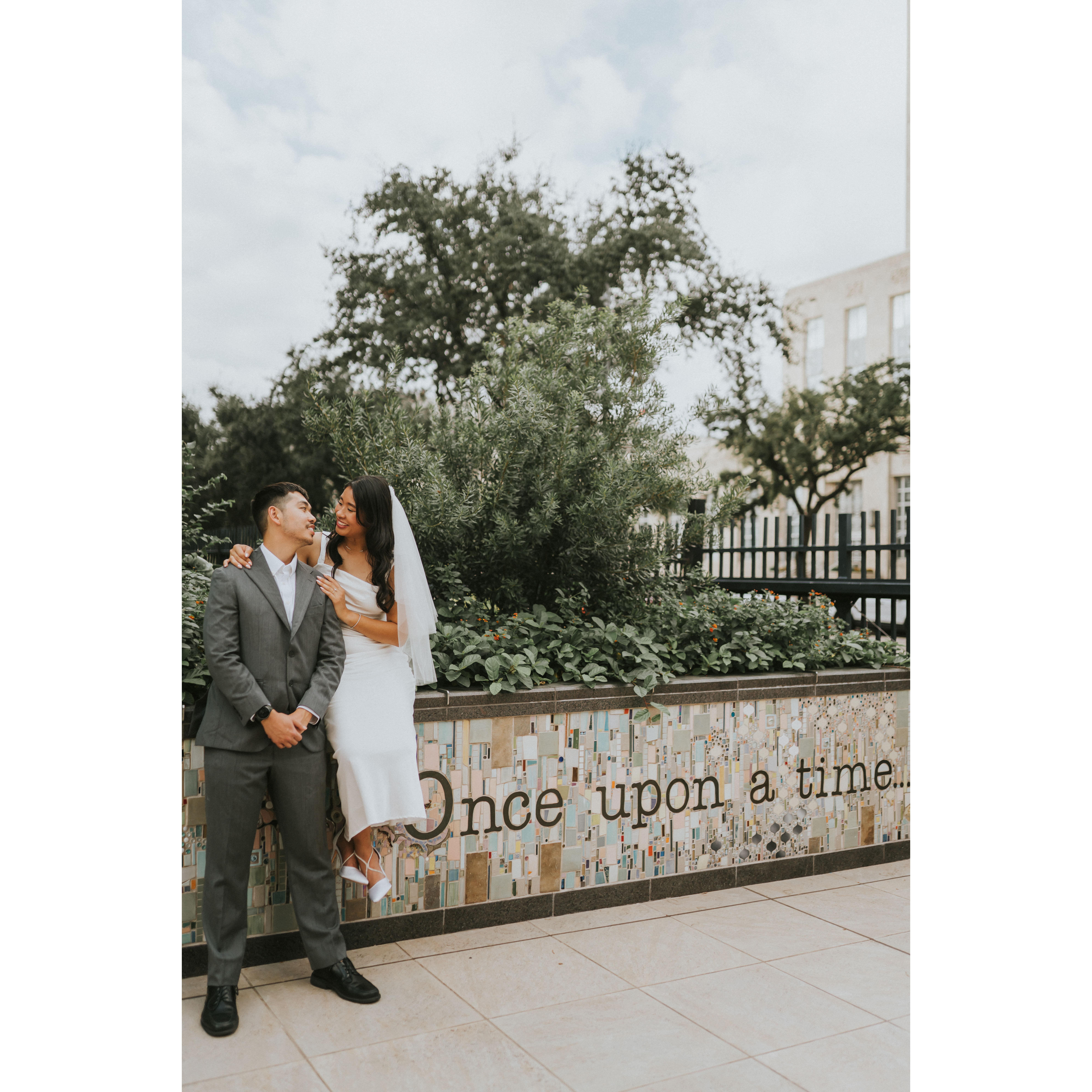 Engagement pictures in Downtown Houston