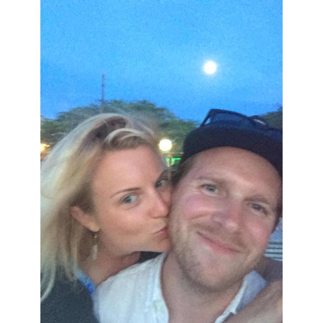 A nice candid kiss in Aruba.
