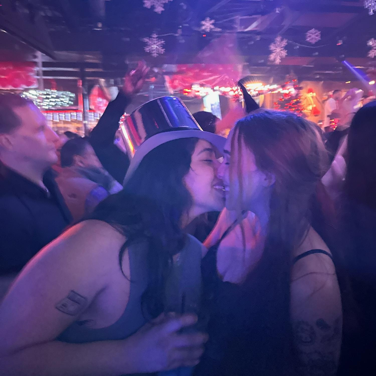 forever new years kiss