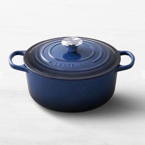 Le Creuset Signature Enameled Cast Iron Round Dutch Oven 5 1/2-QT