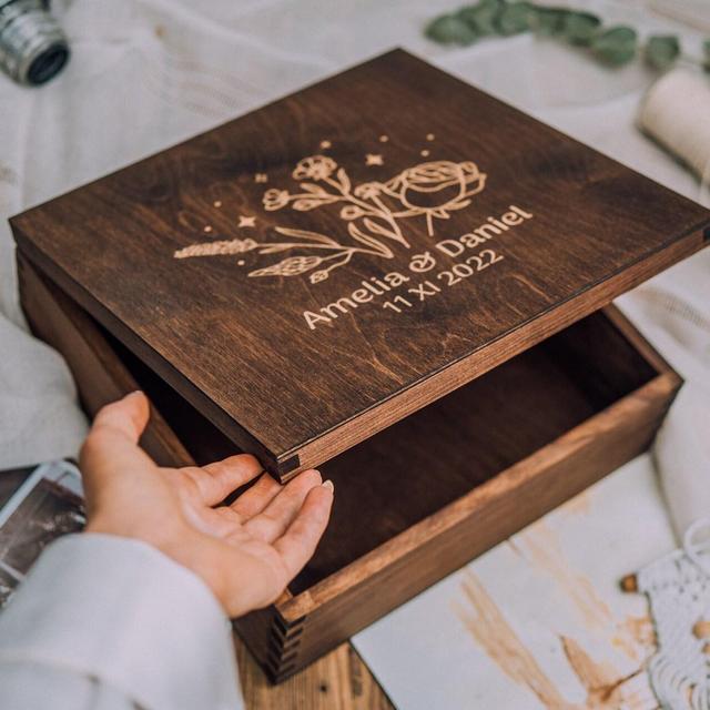 Wood memory box, Personalized Engraved Gift Box, Rustic Wooden Keepsake Box, Baby Memory Box, Newborn Baby Memories, Wooden member box