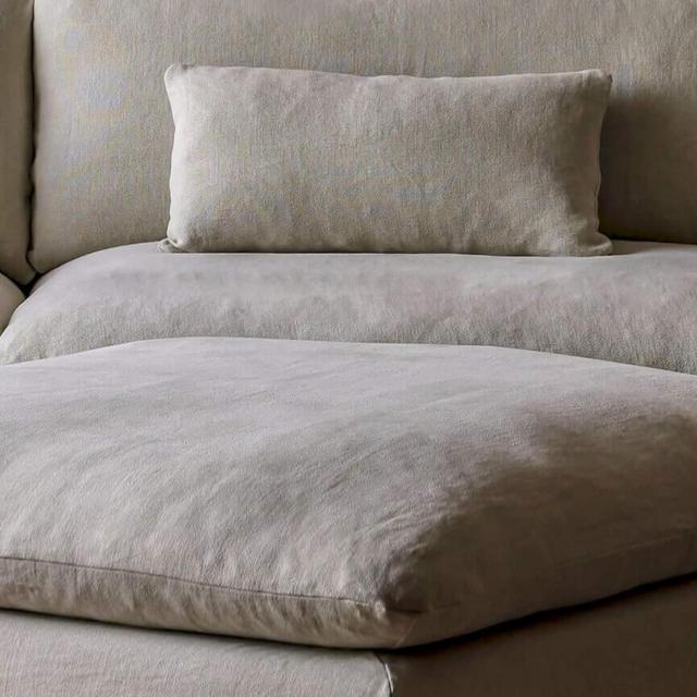 Aria Grande Ottoman