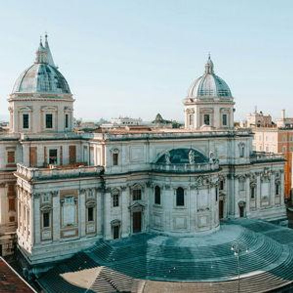 Explore Basilica di Santa Maria