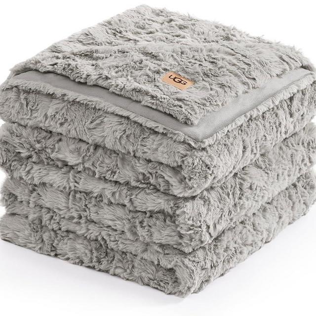 UGG Faux Fur King Size Blanket, Double-Sided Warm Cozy Blanket, Extra Large Throw for Sofa, Bedding for California King Size Bed, Cute Room Decor, 110" x 90", Seal Grey (Adalee)