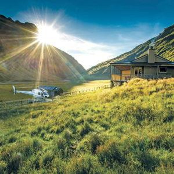 Honeymoon Resort - Minaret Station Alpine Lodge