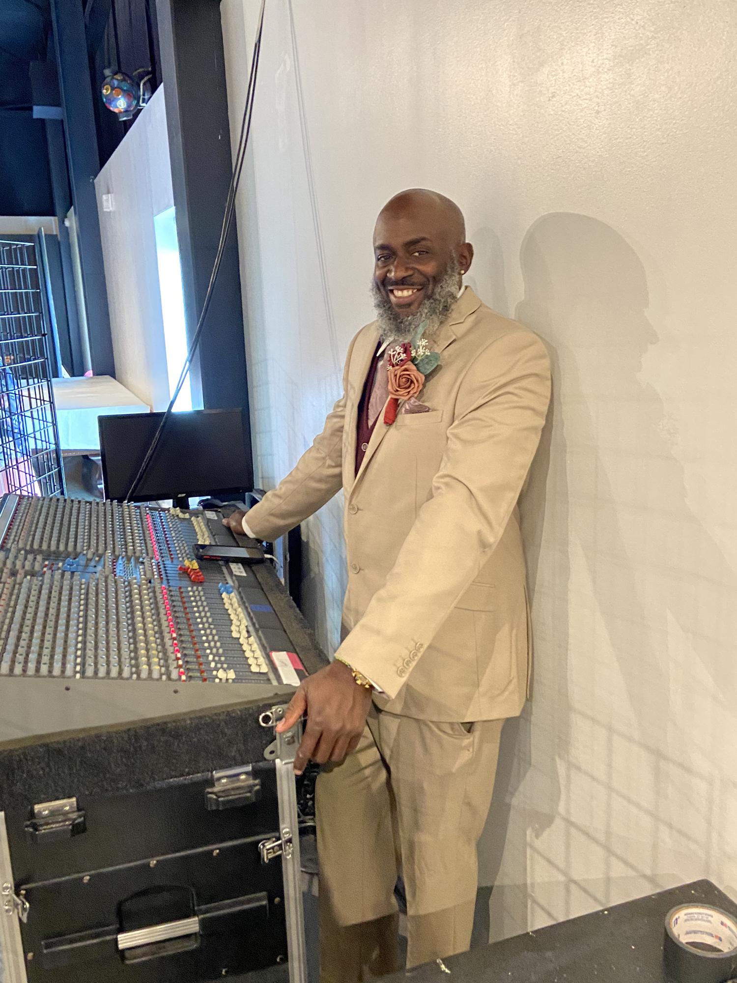 Hey Mr. DJ!!!