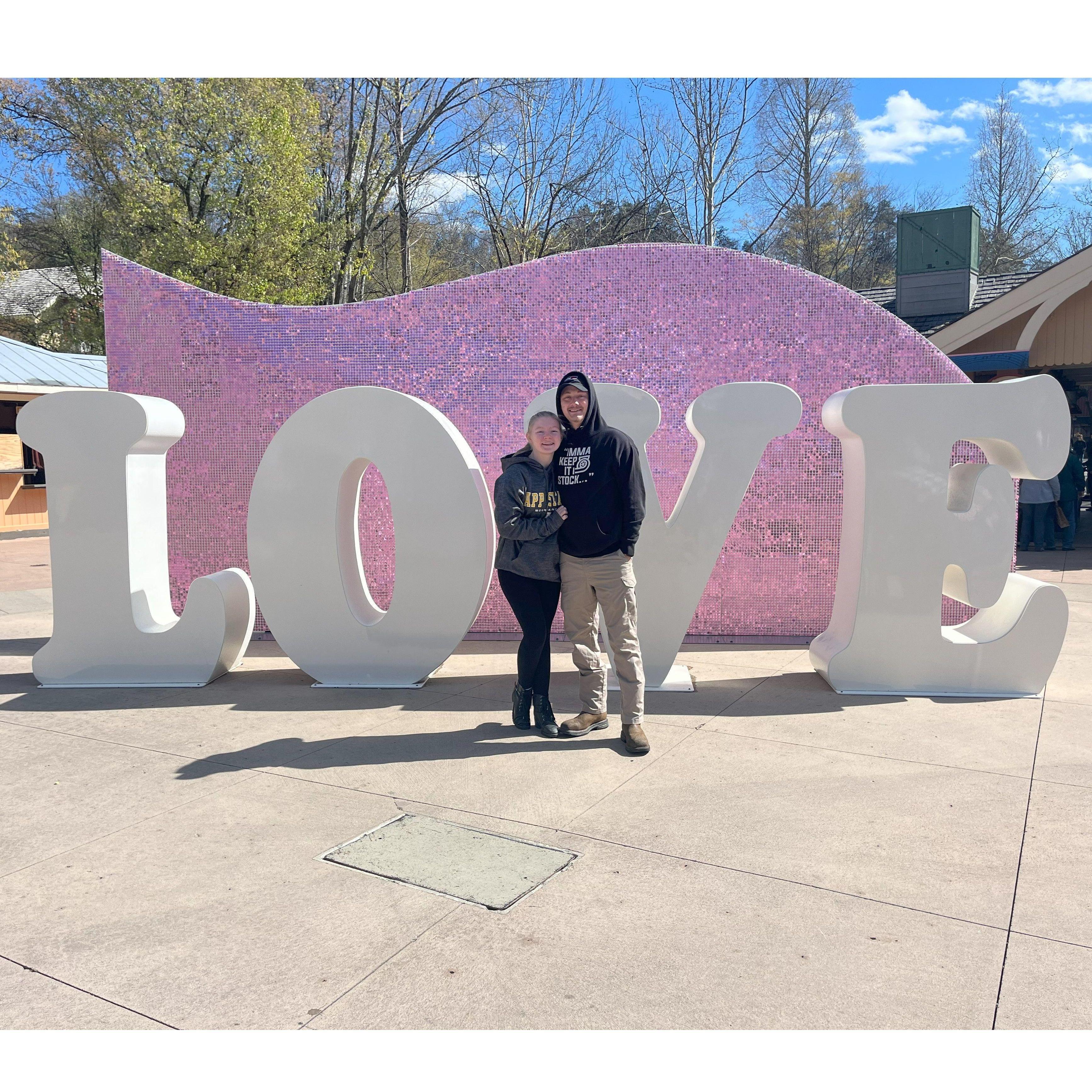 Love at Dollywood