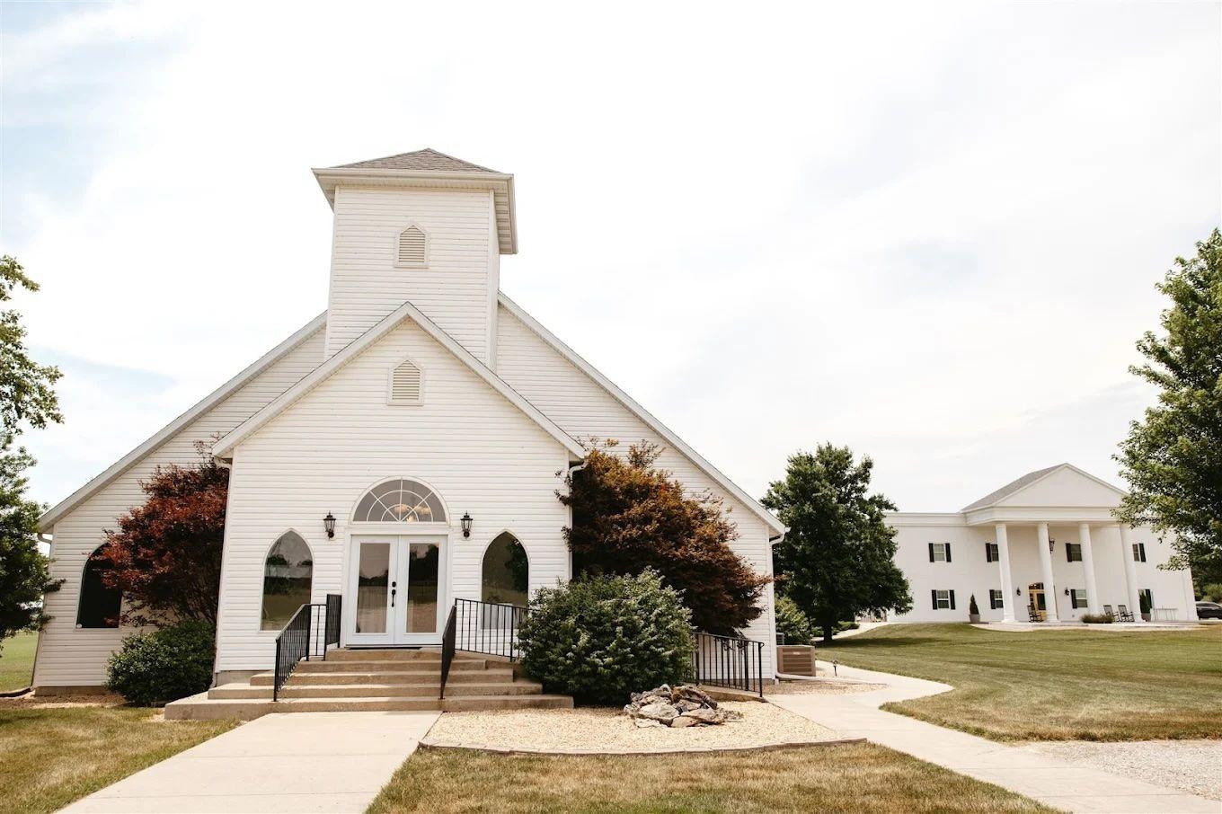 The Wedding Website of Taylor Hastie and Avery Poppen