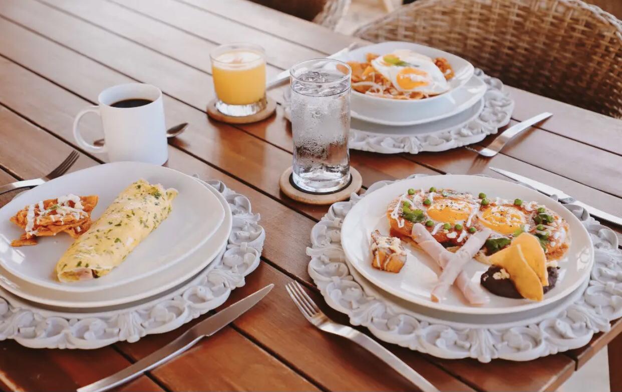 Complementary Breakfast 7 am- 11 am