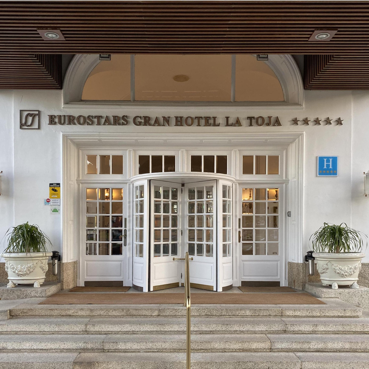 The main entrance to the Gran Hotel.