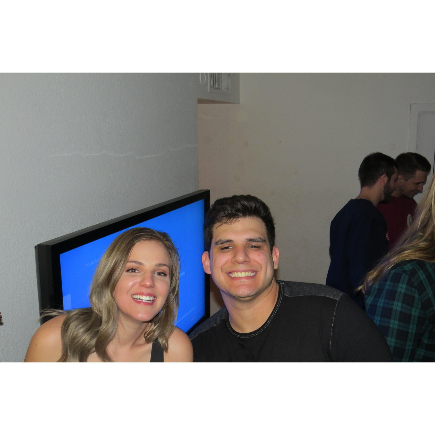 Our first picture together! 
(Nuestra primera foto!)